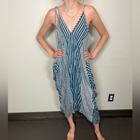 One Size Blue Striped no waist Jumpsuit with Shoulder Ties and elastic on legs - Picture 4 of 9